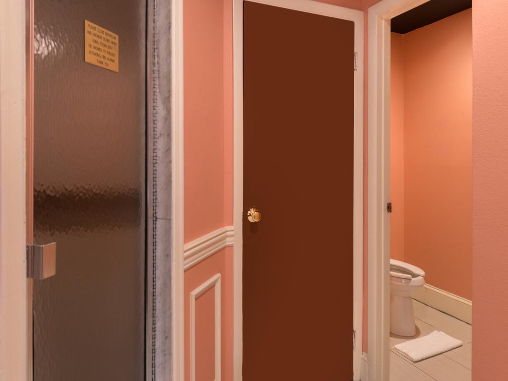 Inn Of The Dove Romantic Luxury & Business Suites Bensalem Buitenkant foto