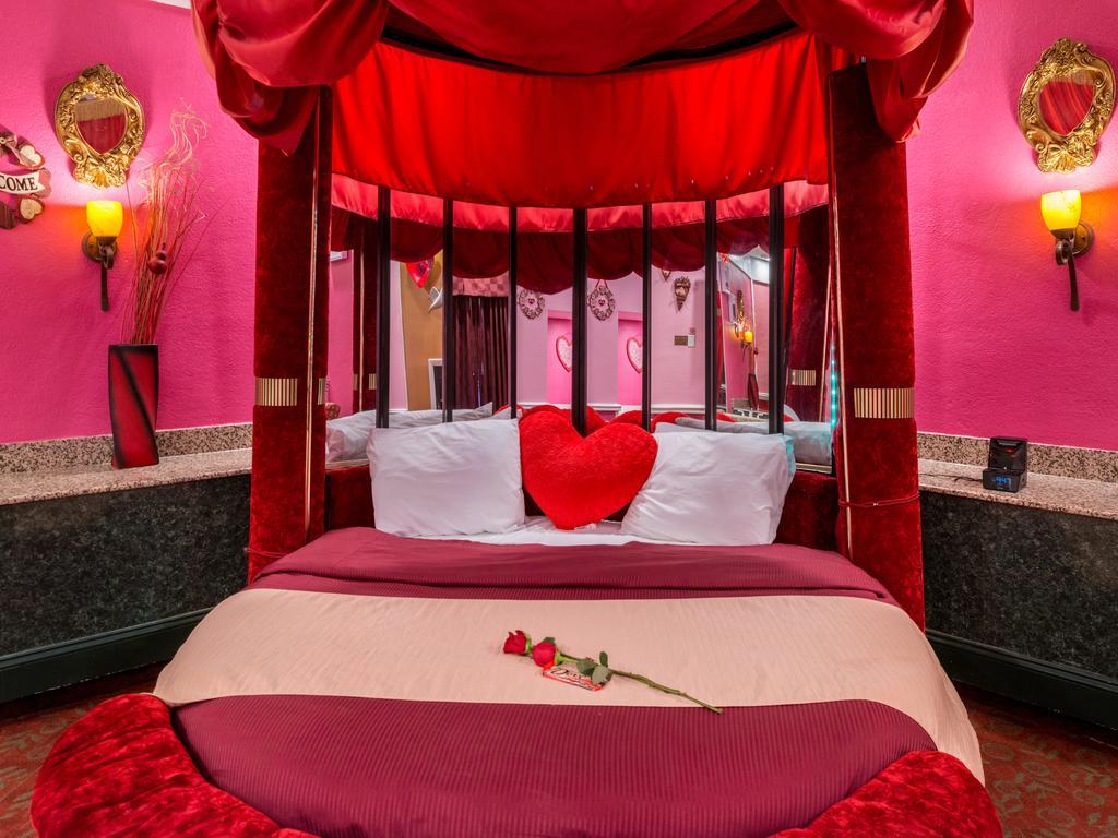 Inn Of The Dove Romantic Luxury & Business Suites Bensalem Buitenkant foto