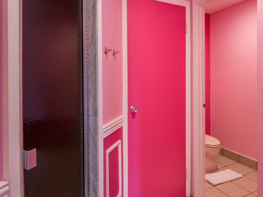 Inn Of The Dove Romantic Luxury & Business Suites Bensalem Buitenkant foto