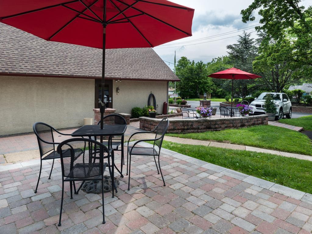 Inn Of The Dove Romantic Luxury & Business Suites Bensalem Buitenkant foto