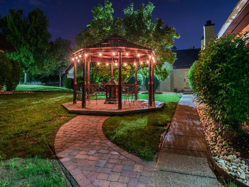 Inn Of The Dove Romantic Luxury & Business Suites Bensalem Buitenkant foto