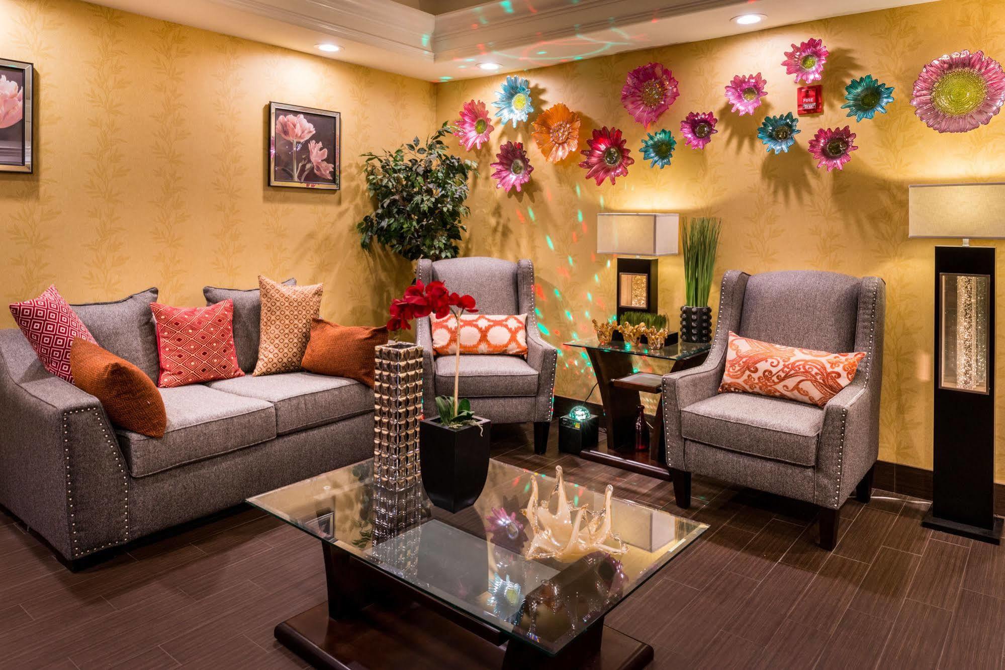 Inn Of The Dove Romantic Luxury & Business Suites Bensalem Buitenkant foto