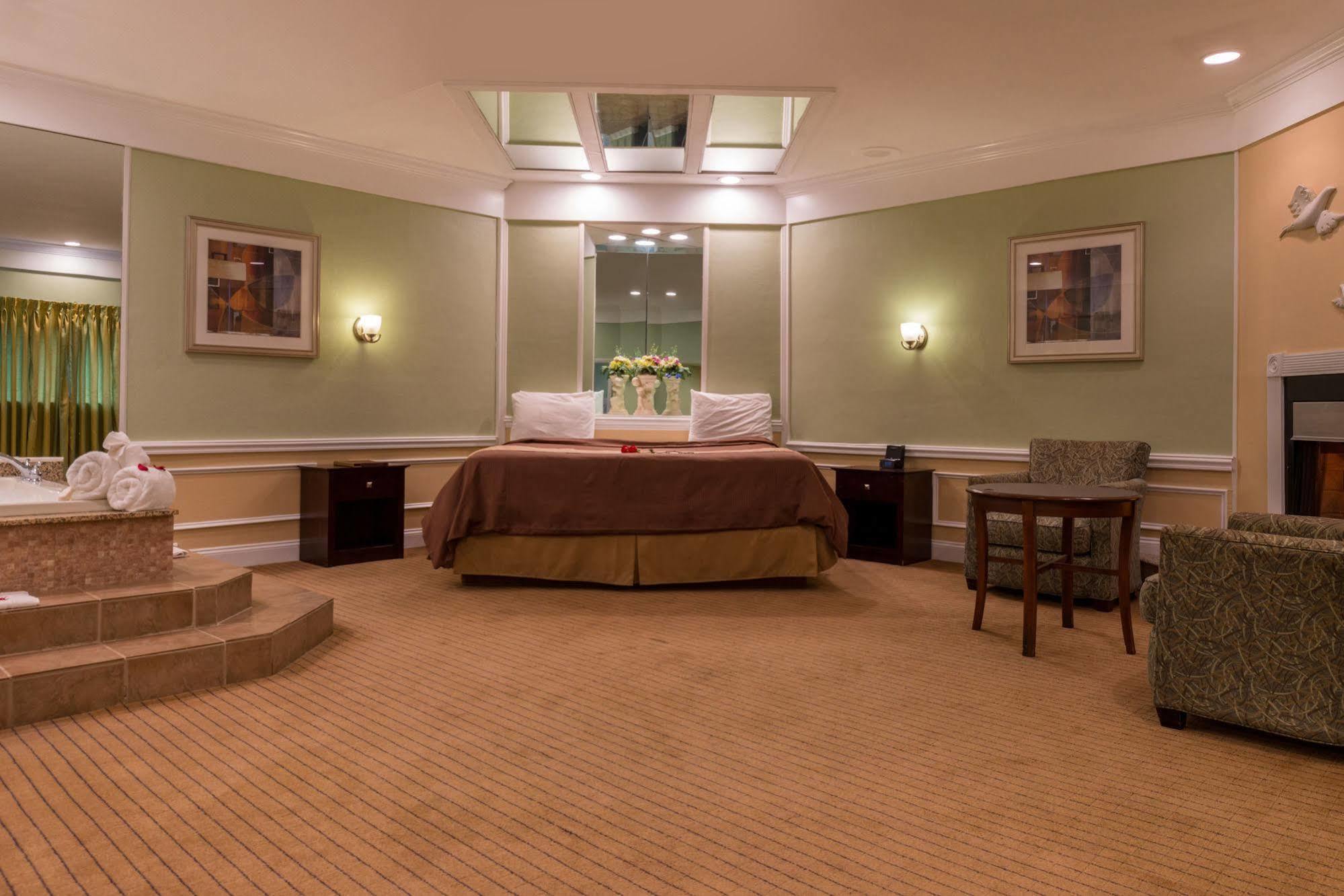 Inn Of The Dove Romantic Luxury & Business Suites Bensalem Buitenkant foto