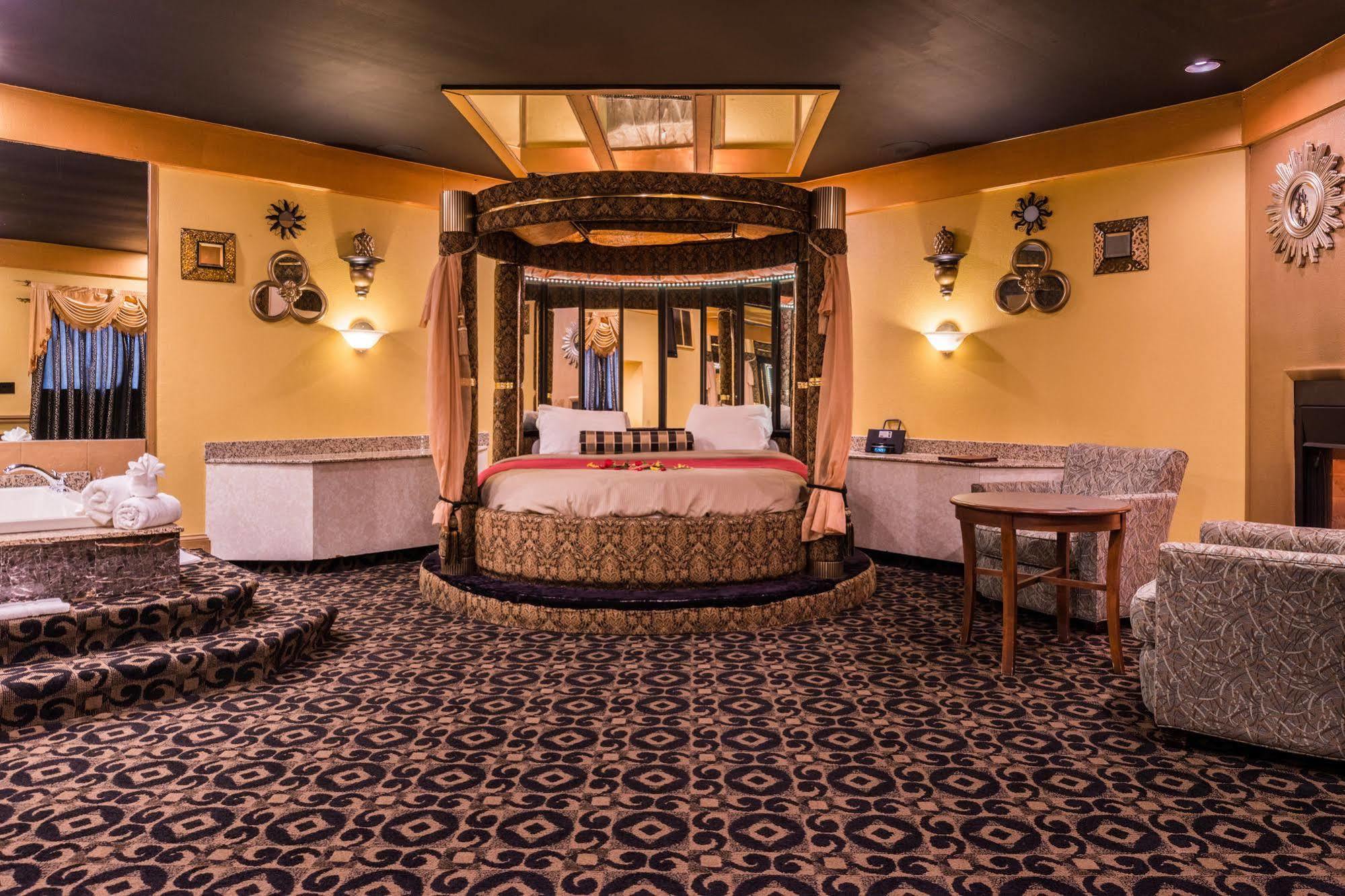 Inn Of The Dove Romantic Luxury & Business Suites Bensalem Buitenkant foto
